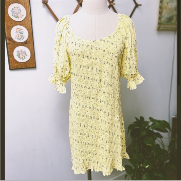 Faithfull the Brand Dresses & Skirts - Faithfull The Brand Yellow Floral Smocked Puff Sleeve Fitted Mini Dress size 8